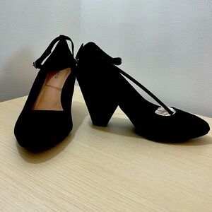 NWT Black ankle strap cone heels